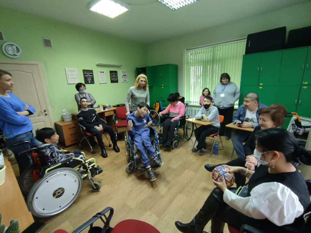 Мен желіде серуендеймін